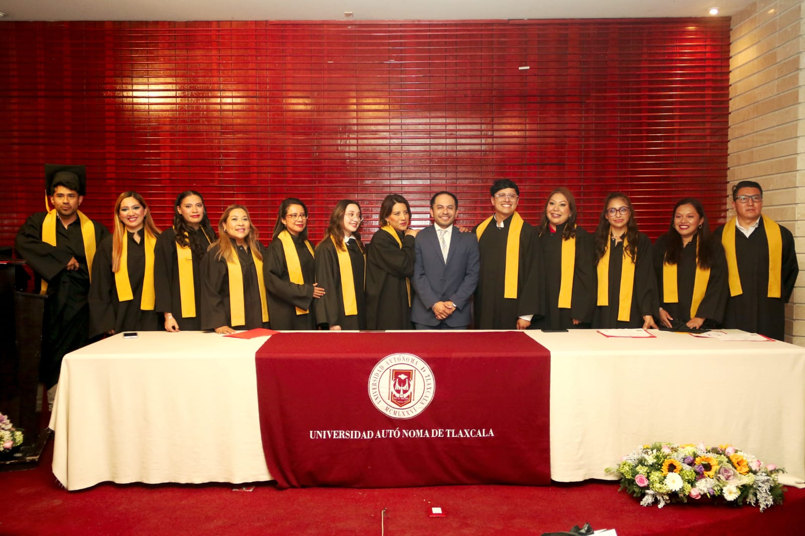 Egresan de la UATx nuevos especialistas en Salud Pública
